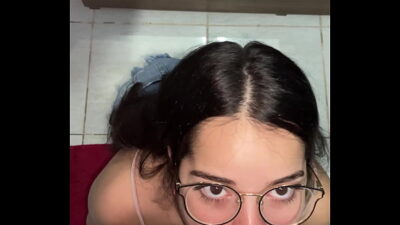 Debora Mendes’ POV blowjob on Wellington Ribeiro, ass reflection in the mirror and intense facial at the end