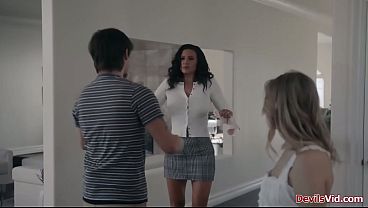 Guy fucking his girlfriend after making his stepmom squirt