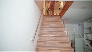 I Have Been Wanting Your Dick For So Long! Yenifer Chacon Lures The Delivery Driver Into Her House