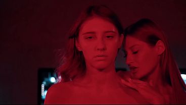 Lesbian Vampire Infiltration – Tiffany Tatum Mesmerizes Blonde Assistant