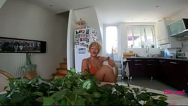 MILF FRANCAISE AU CUL ENORME VEUT QUE JE LA PRENNE EN LEVRETTE