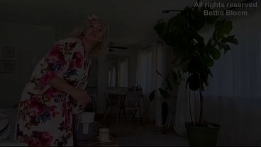 Paint Milf’s Butt Cheeks With Your Cum