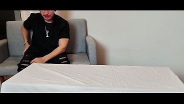 Vovó resolveu fazer uma tatuagem no cuzinho , como foi pagamento