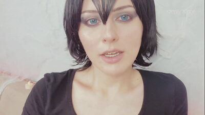 You and Mavis are alone in Dracula’s castle and she wants you to fuck her and cum deep in her pussy on Halloween